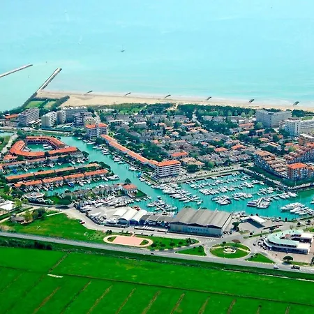 Beautiful For 6 Guests With Shared Pool Porto Santa Margherita di Caorle